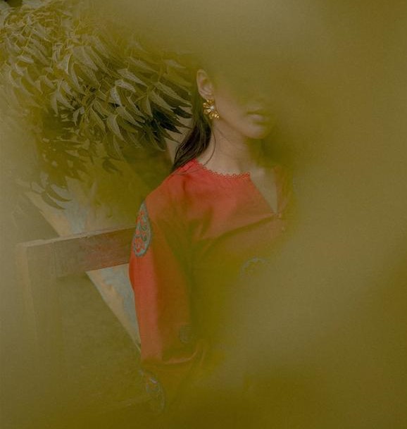 Petals & pearl Earrings - Image 3